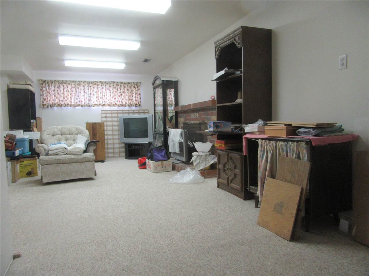 1322 E 54th Ave
