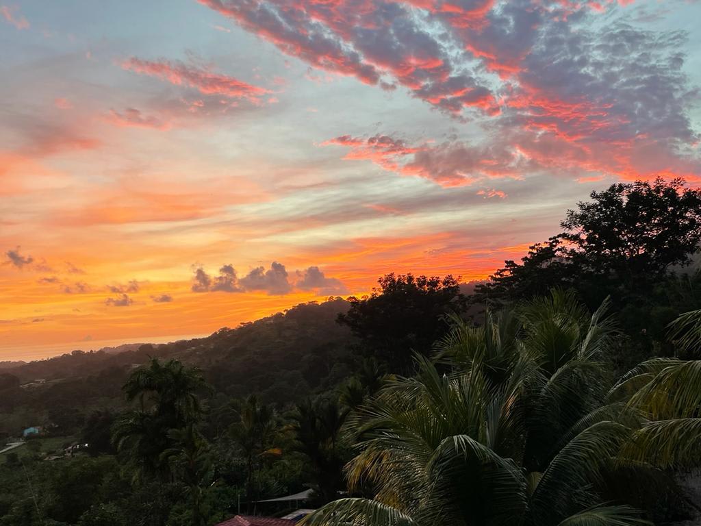 Casa Puesta Del Sol, Front Ridge Ocean View Home in Ojochal