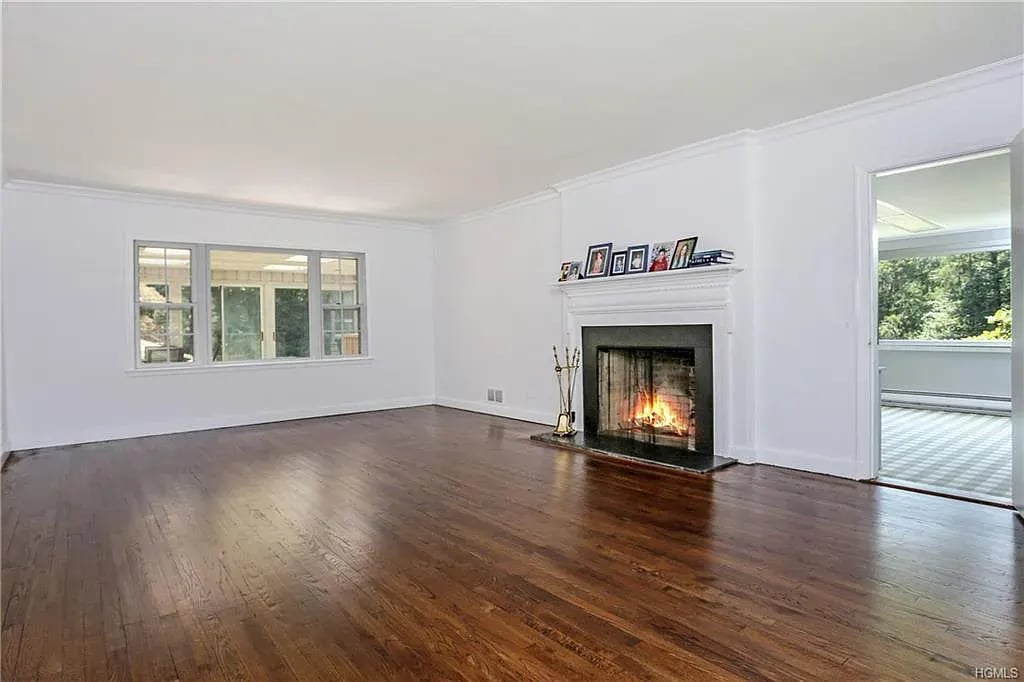 38 ROCK LN