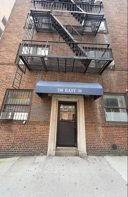 210 East 38th Street, Apt 4-E