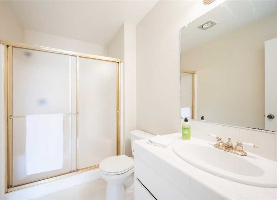 780 Panorama Dr