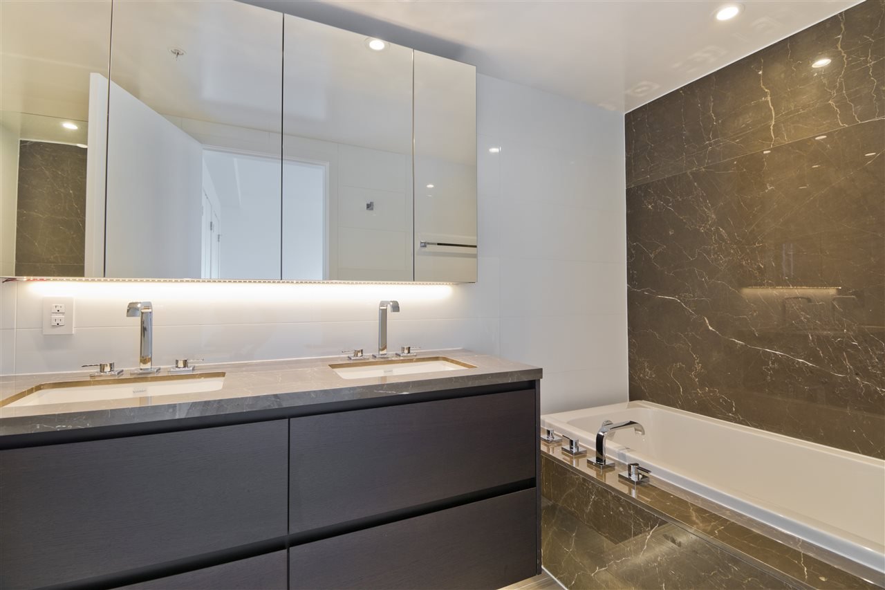 706-1571 W 57th Ave
