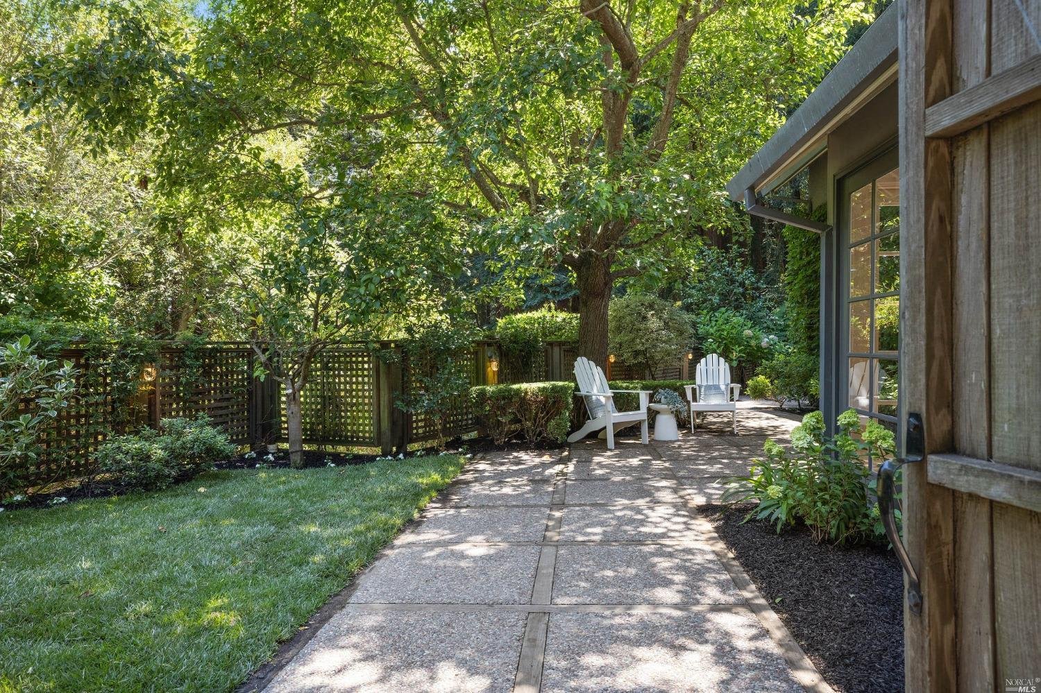 37 Rowan Way
