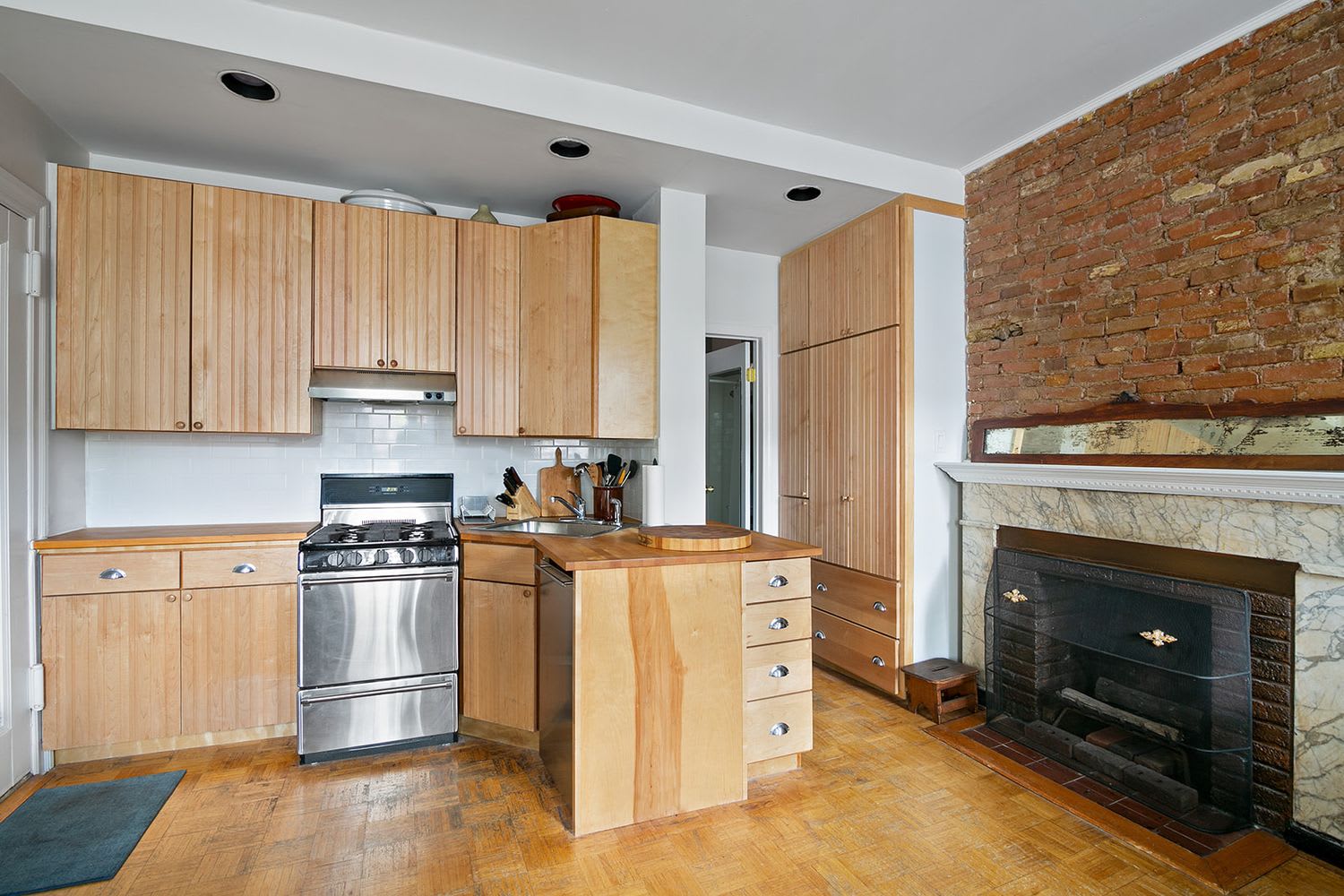 5 Charles St, #3R
