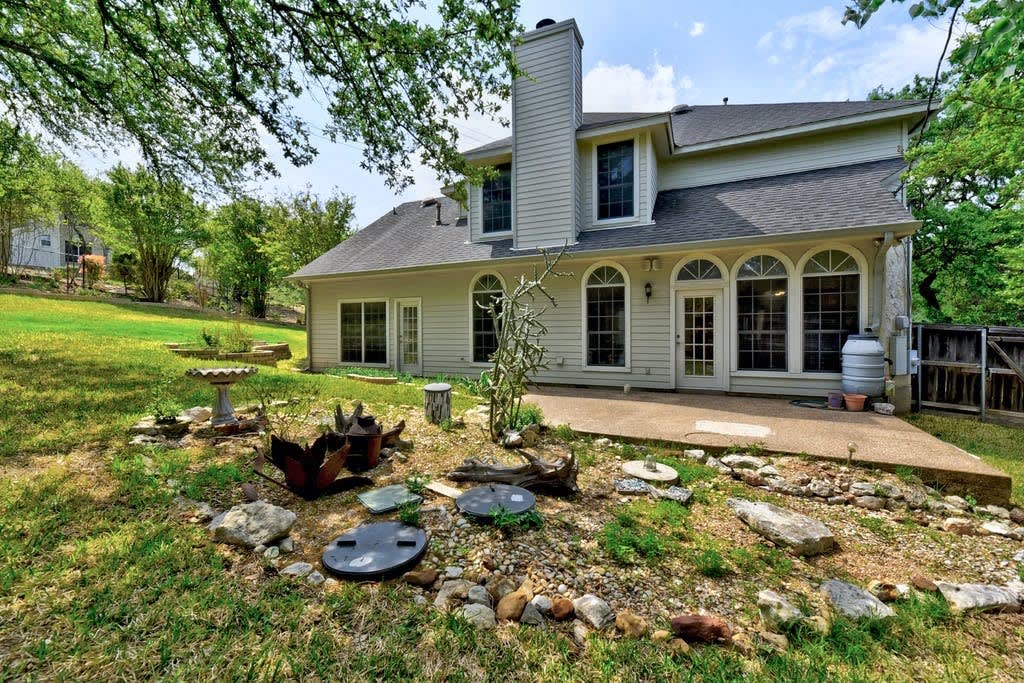 1107 Bowie Rd
