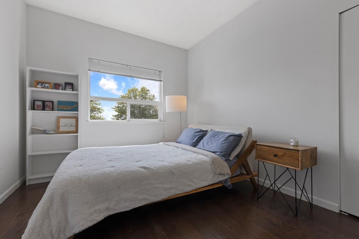 304-827 W 16th Street, North Vancouver