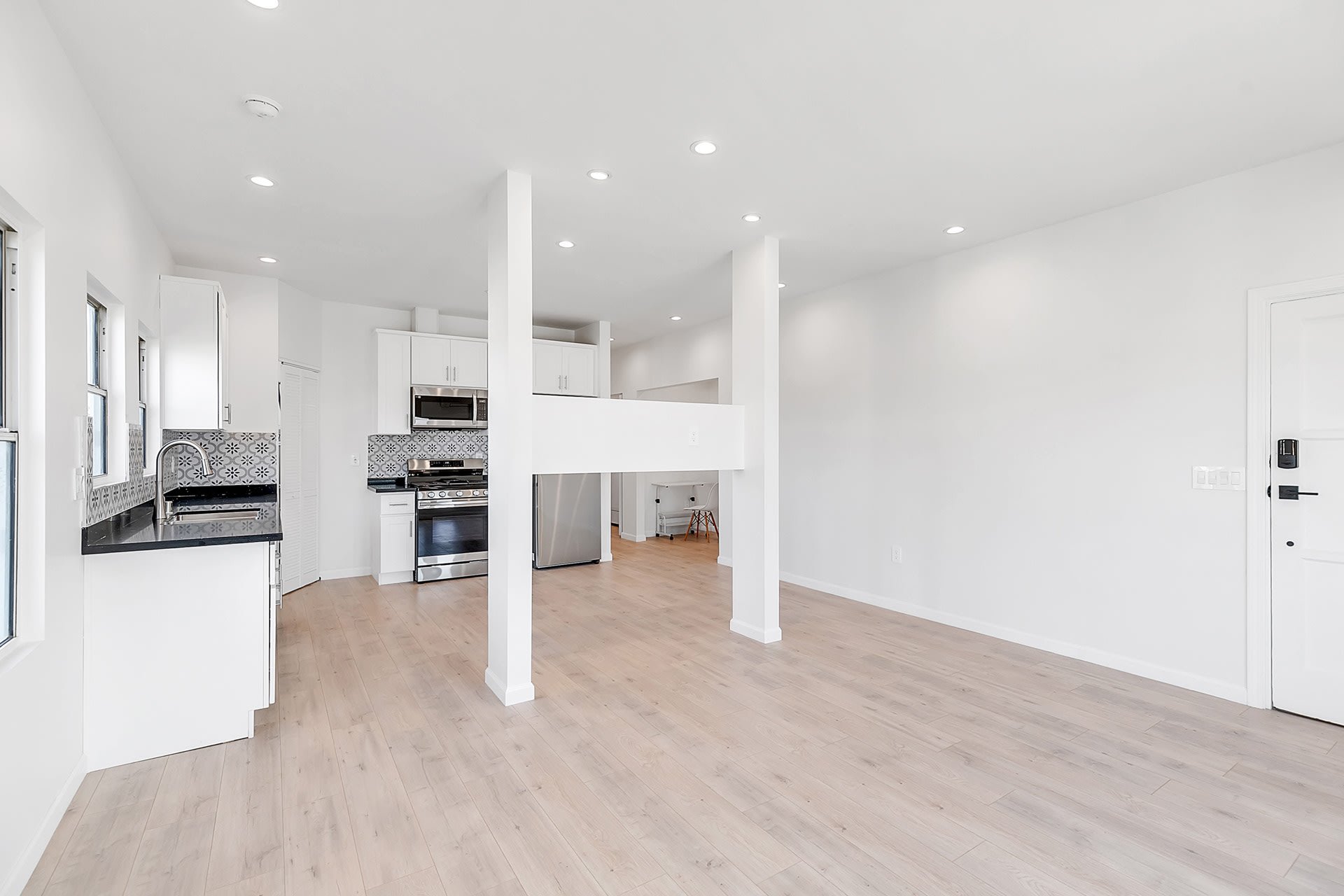 124 3/4 North Park View Street