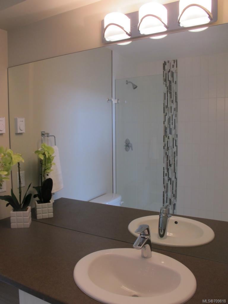 104-2726 Peatt Rd, Langford