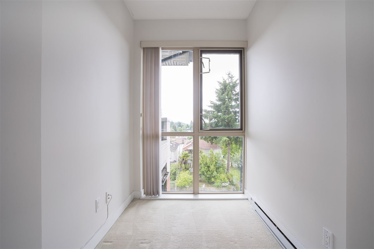 403-4550 Fraser St
