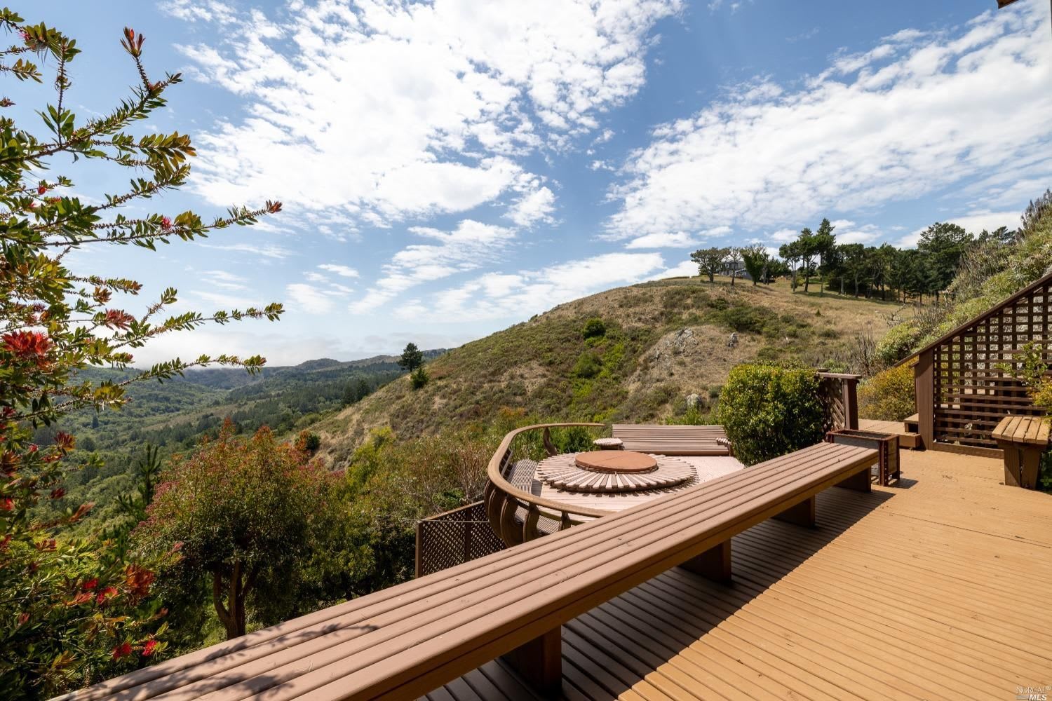 315 Panoramic Highway