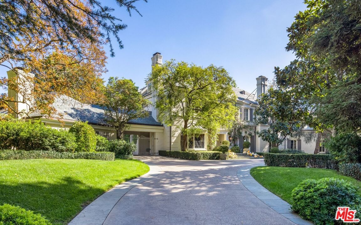 312 North Faring Rd