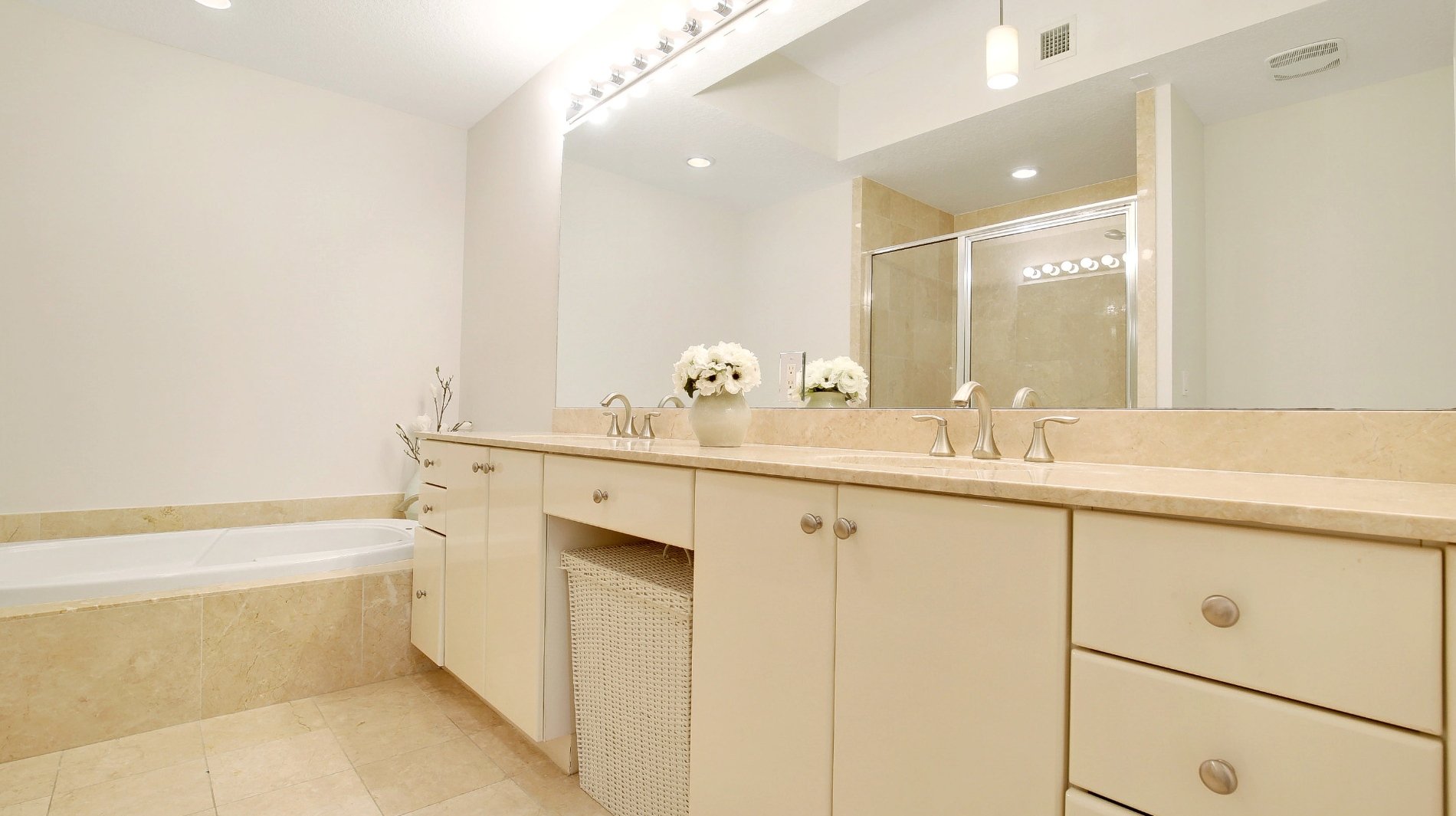 701 S Olive Ave, Apt 709