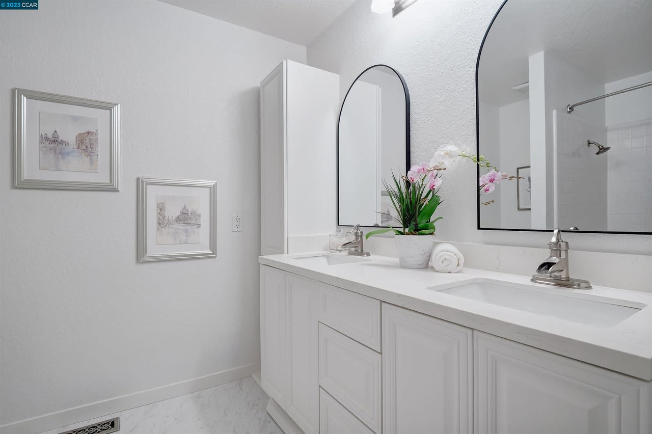 27 Saint Julie Court