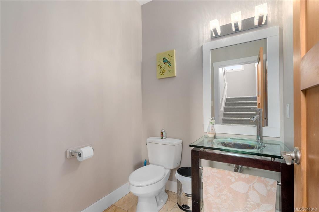 2346 Rozon Rd, Mill Bay
