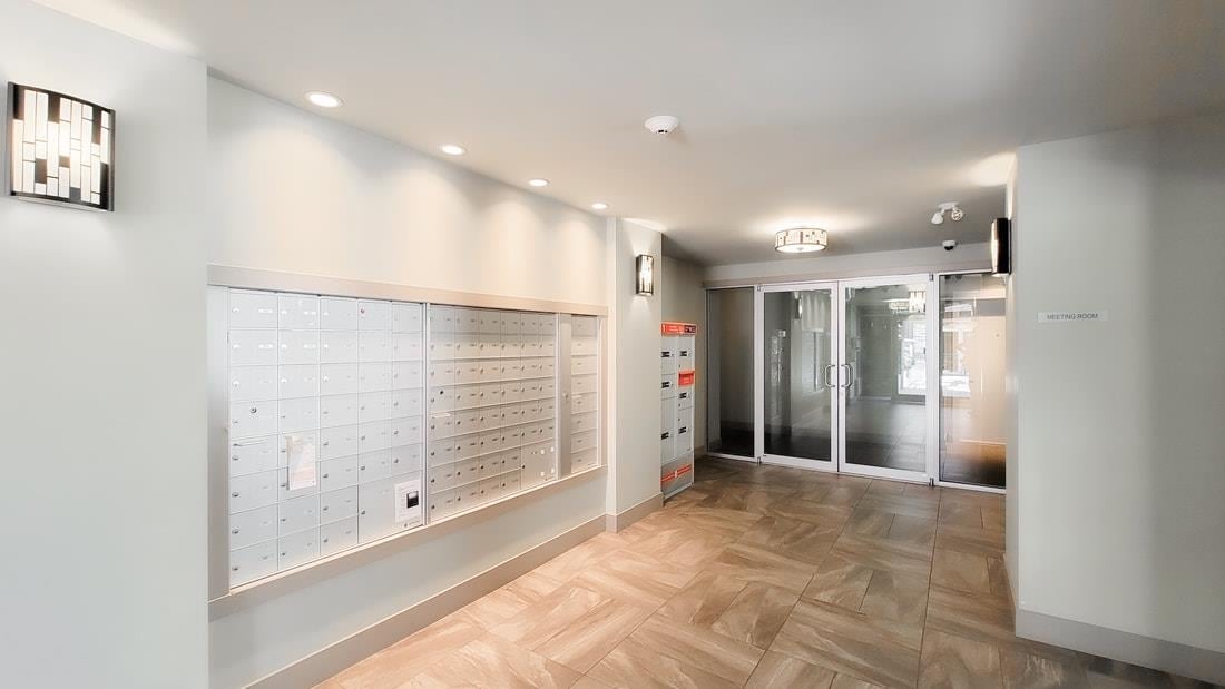 212-2465 Wilson Ave