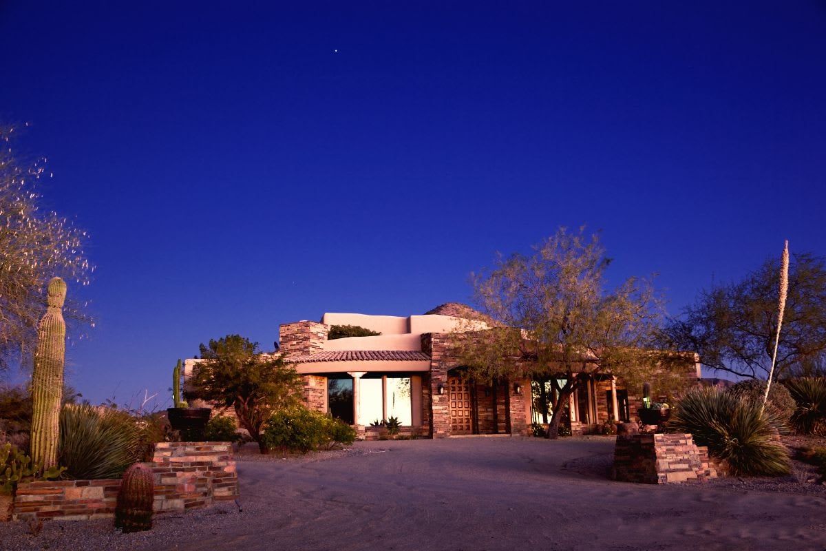 Navigating the Competitive Arizona Seller's Market: Tips for Homebuyers