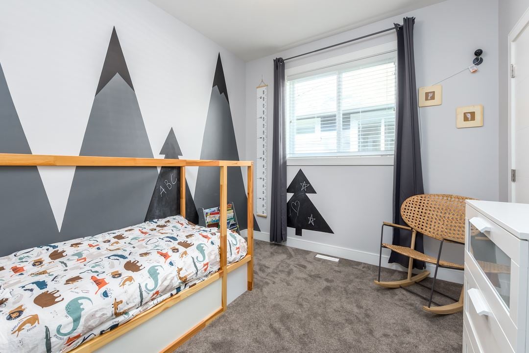 39217 Falcon Cres