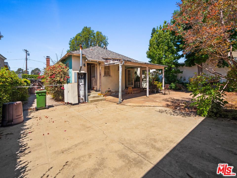 314 S Bundy Dr