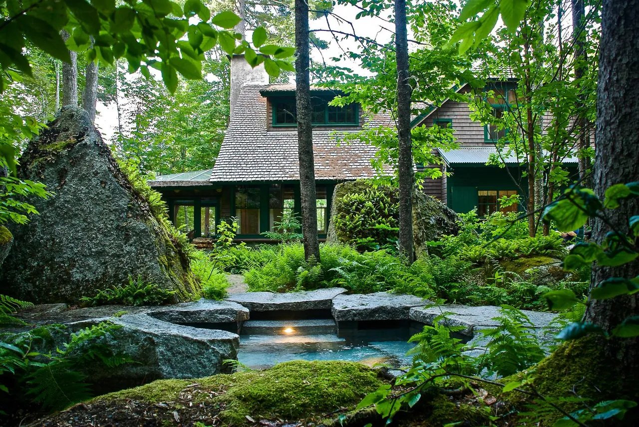 Realtor.com Features “Floating Boulder” Wilderness Estate in Unique Homes Column