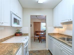 404-1157 Fairfield Rd