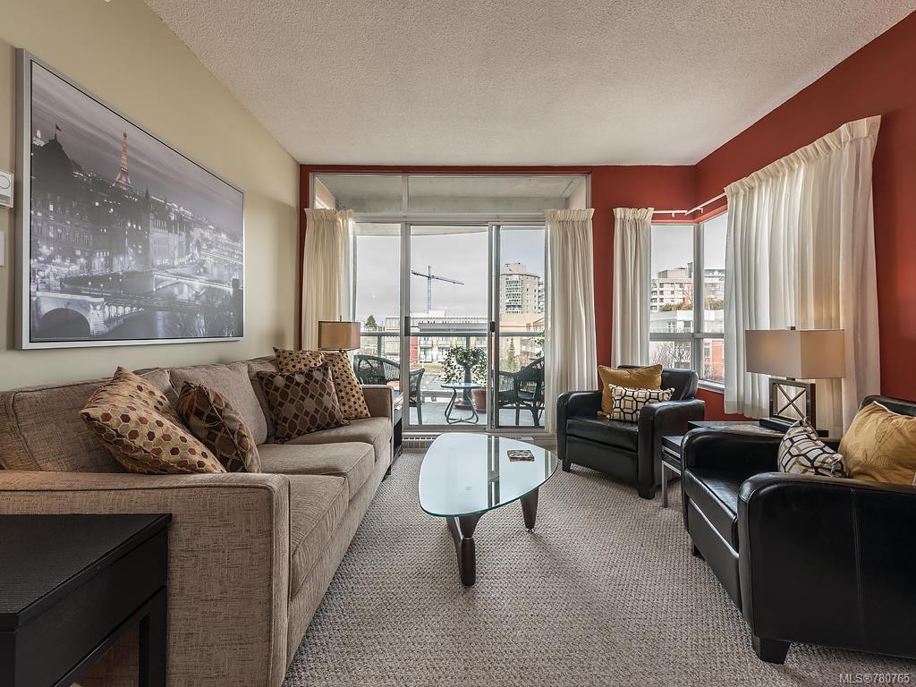 605-1010 View St