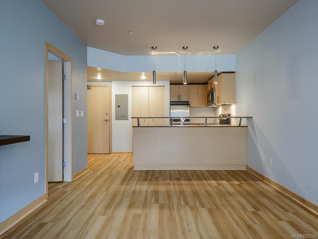102-787 Tyee Rd