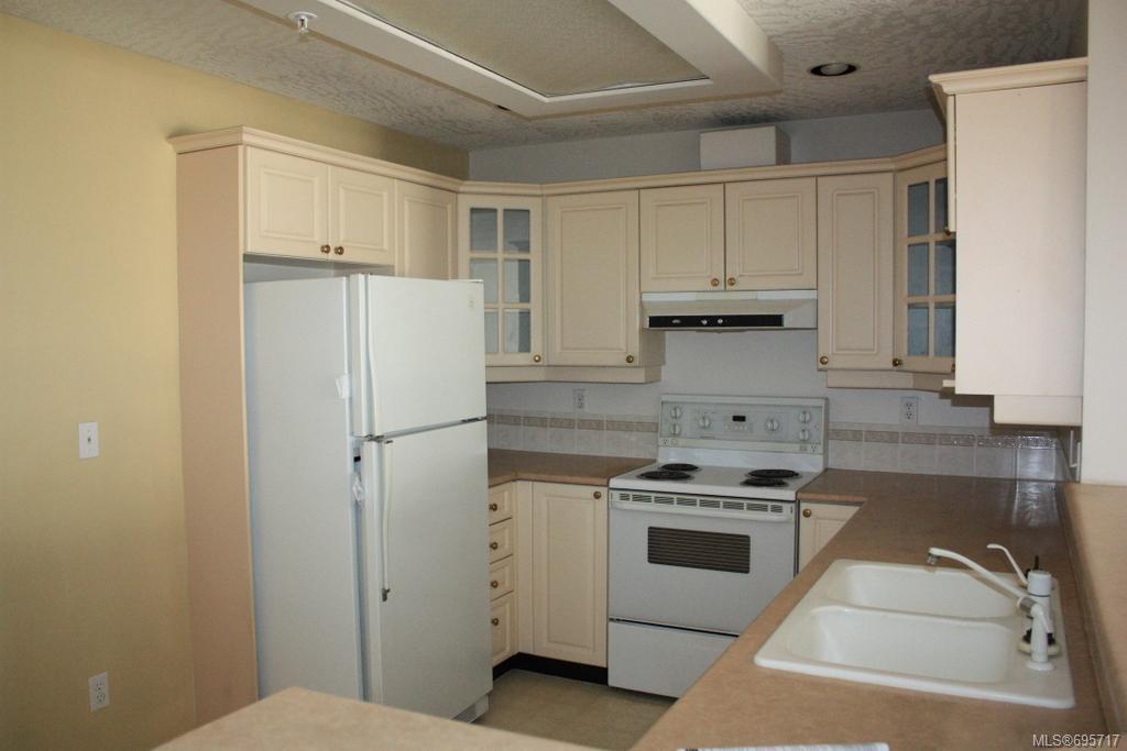 203-1083 Tillicum Rd