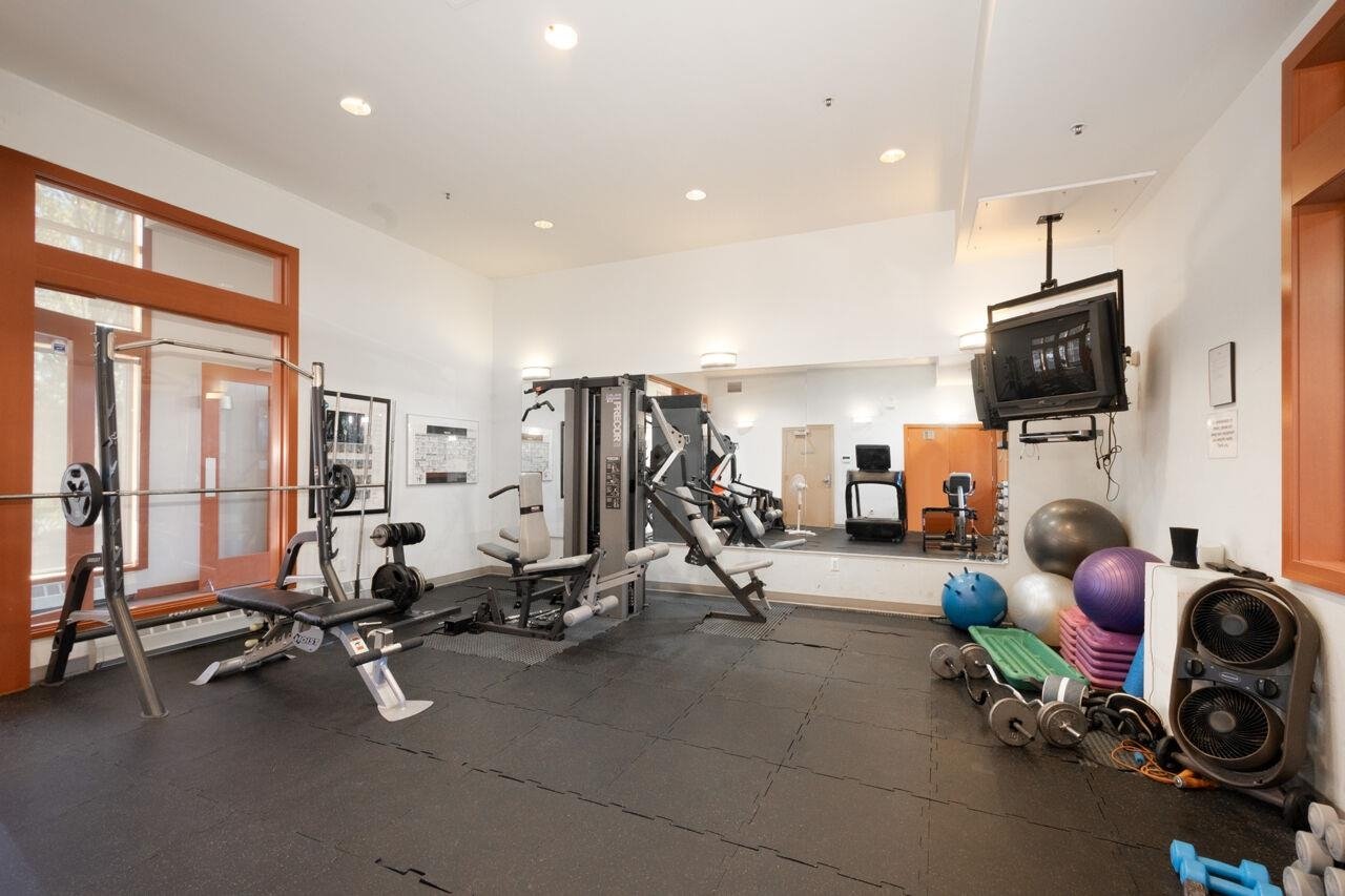 15 Beach Dr
