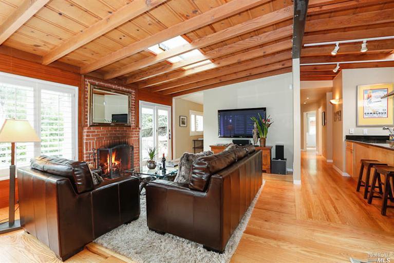 390 Corte Madera Avenue