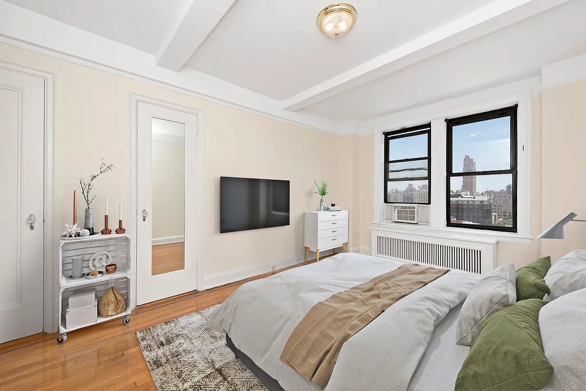 41 W 72nd St, Unit 16E