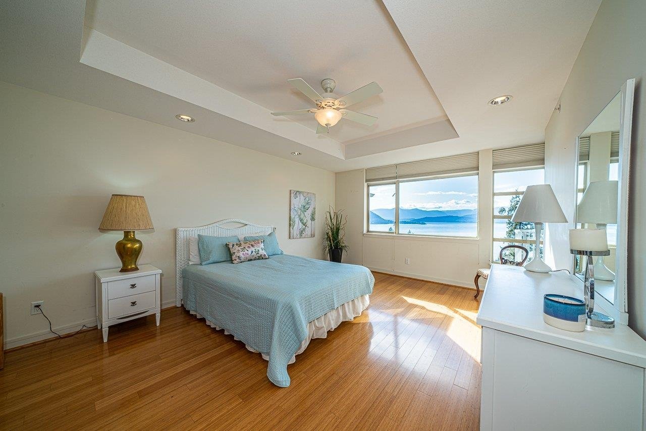 8615 Seascape Dr