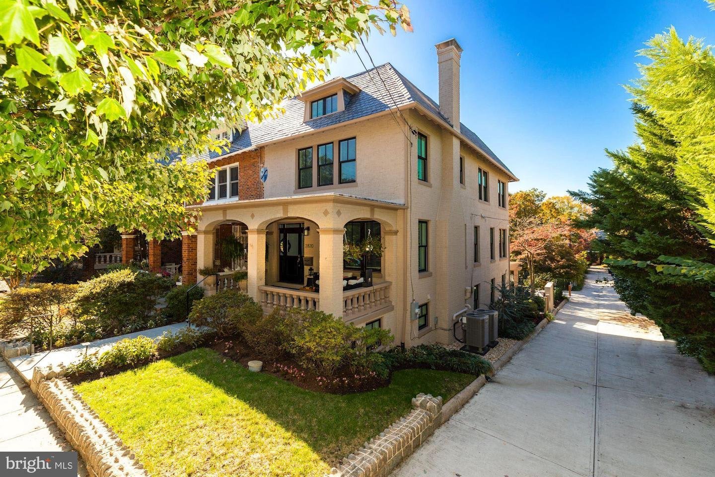 2820 BELLEVUE TER NW