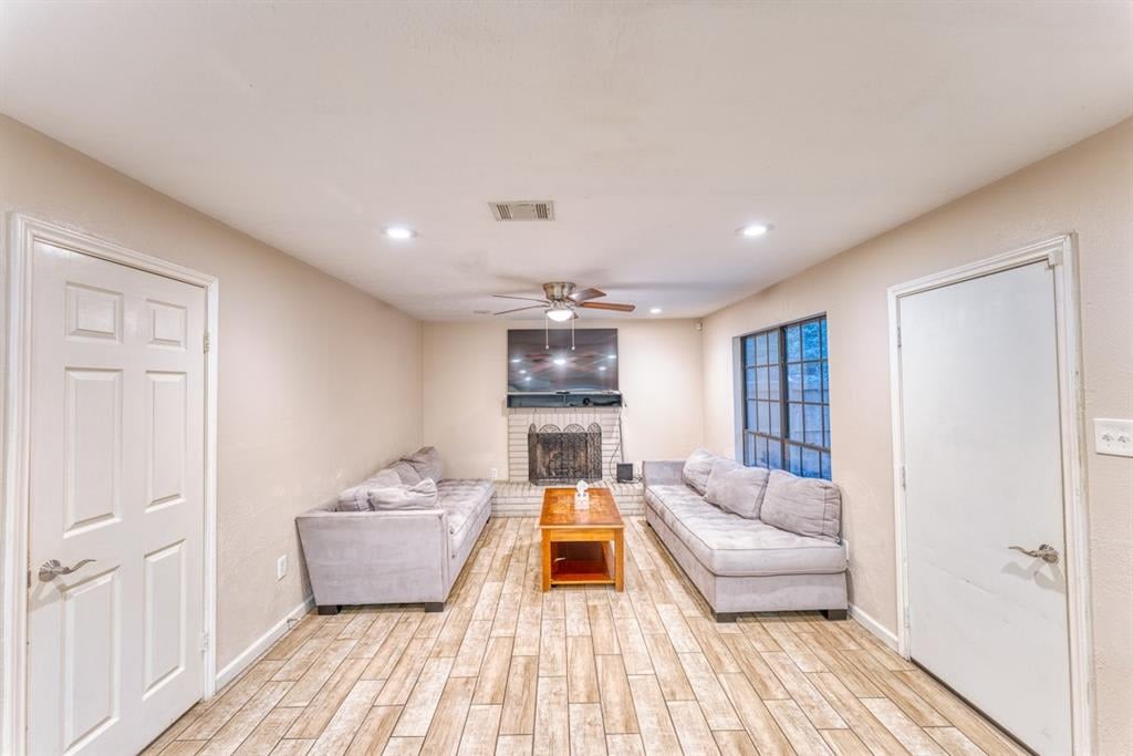 3202 Creek Shadows Dr 