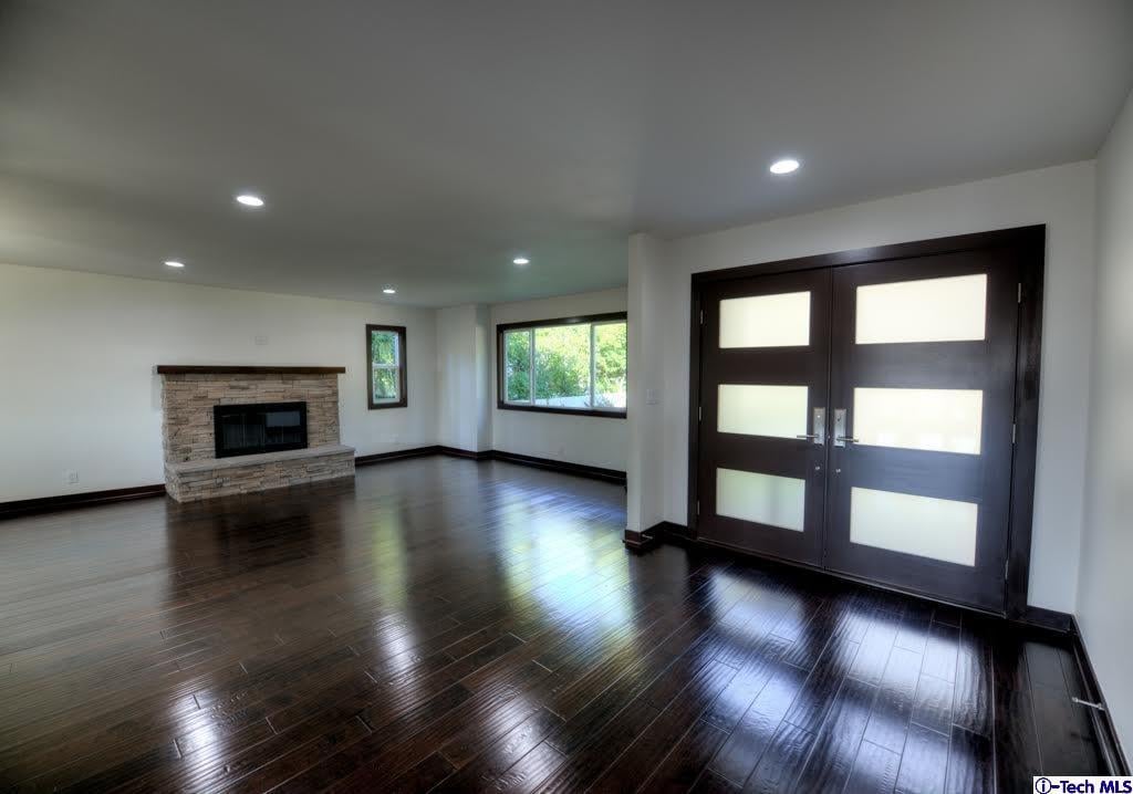 30 W Alegria Avenue