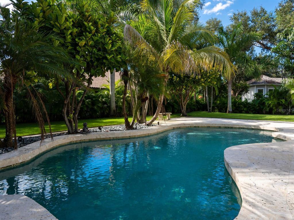 1669 Landings Ln