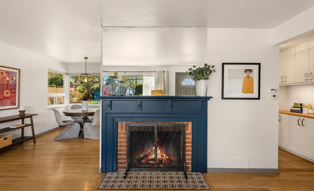 Charming Views in Arbor Heights