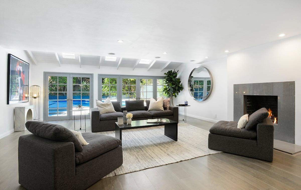 1449 Benedict Canyon Drive