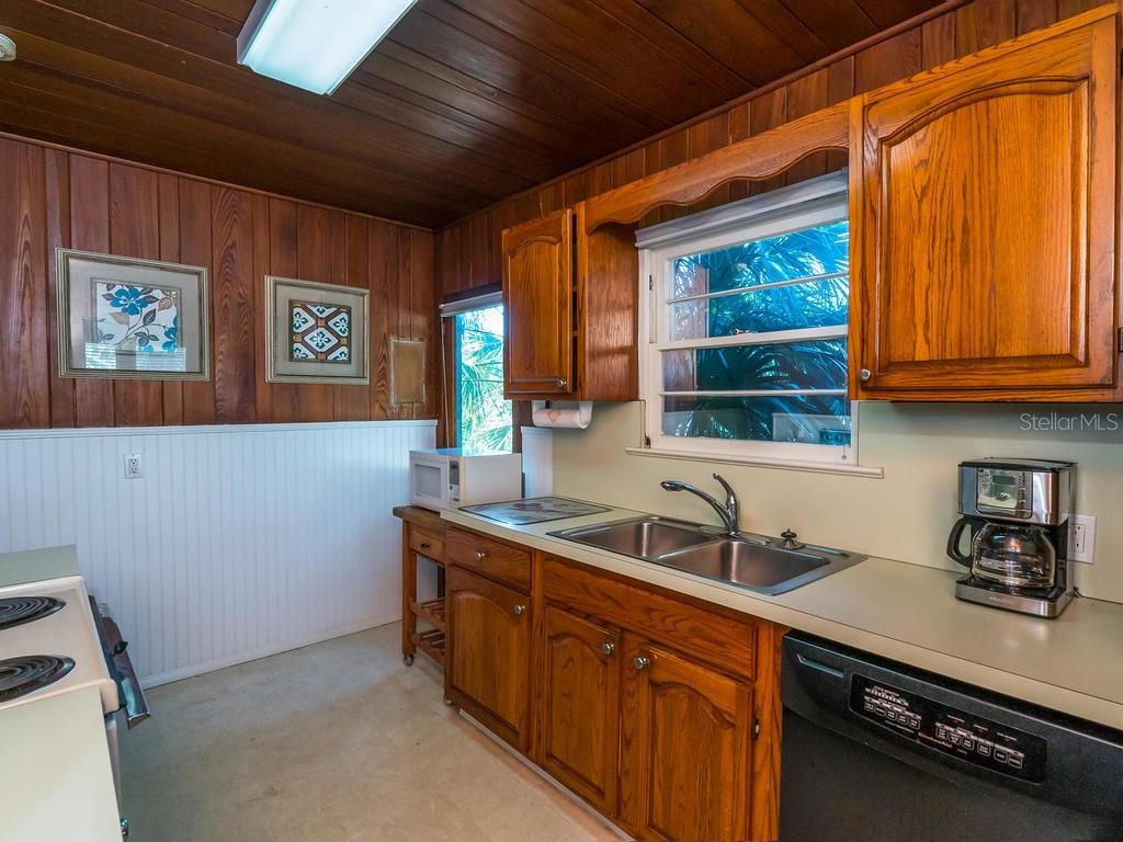 Valencia Terrace - A charming downtown cottage 