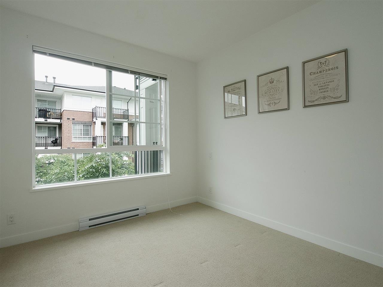 312-553 Foster Ave