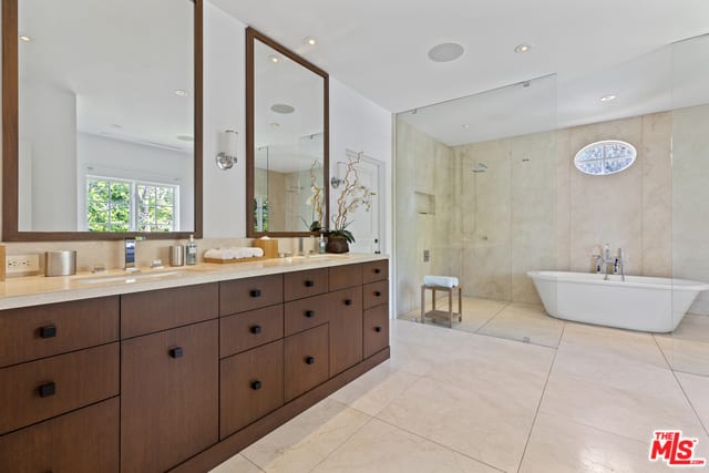 Retreat Grandeur