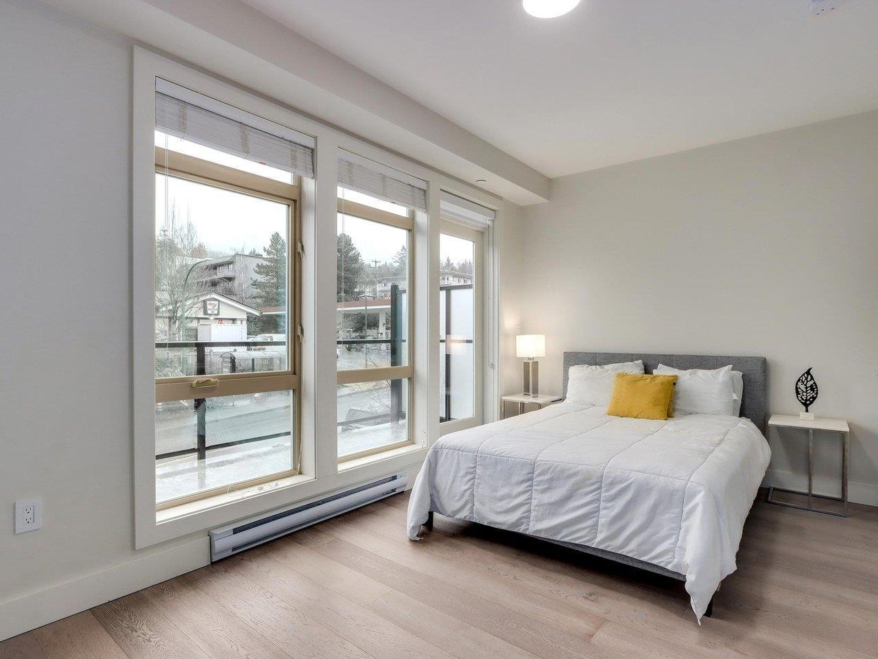3-115 W Queens Rd