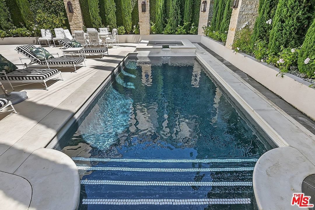 Paradise Retreat