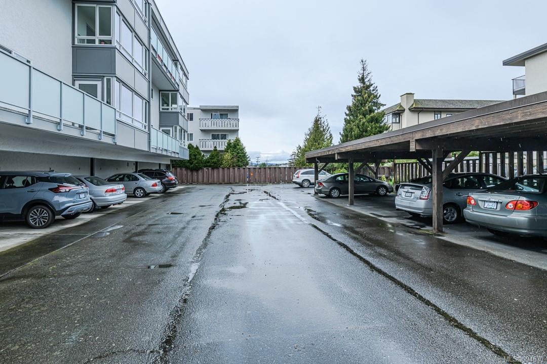 102-562 Rithet St