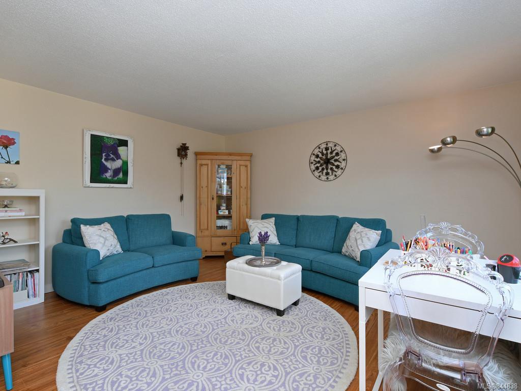 3-10070 Fifth St, Sidney