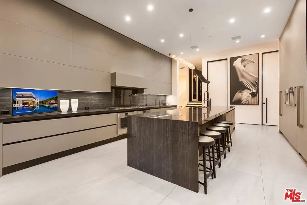 HIGHRIDGE PL