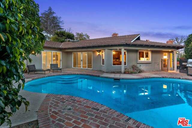 3007 Lakeridge DR