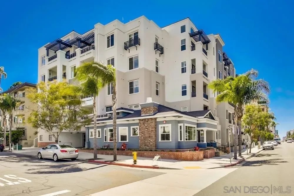 3275 5th Ave, #402 