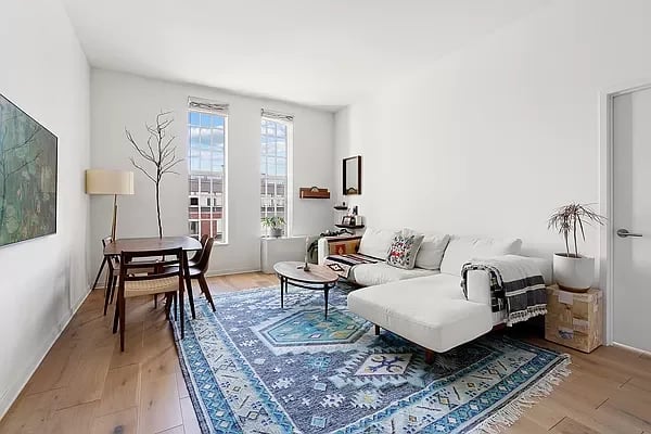 184 Kent Avenue Unit: D513