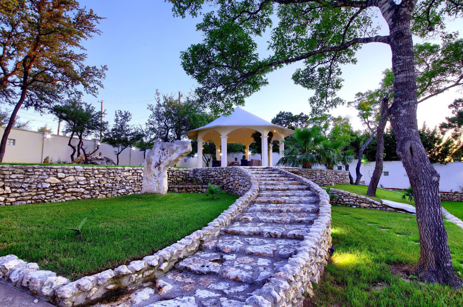 Mirador Estate