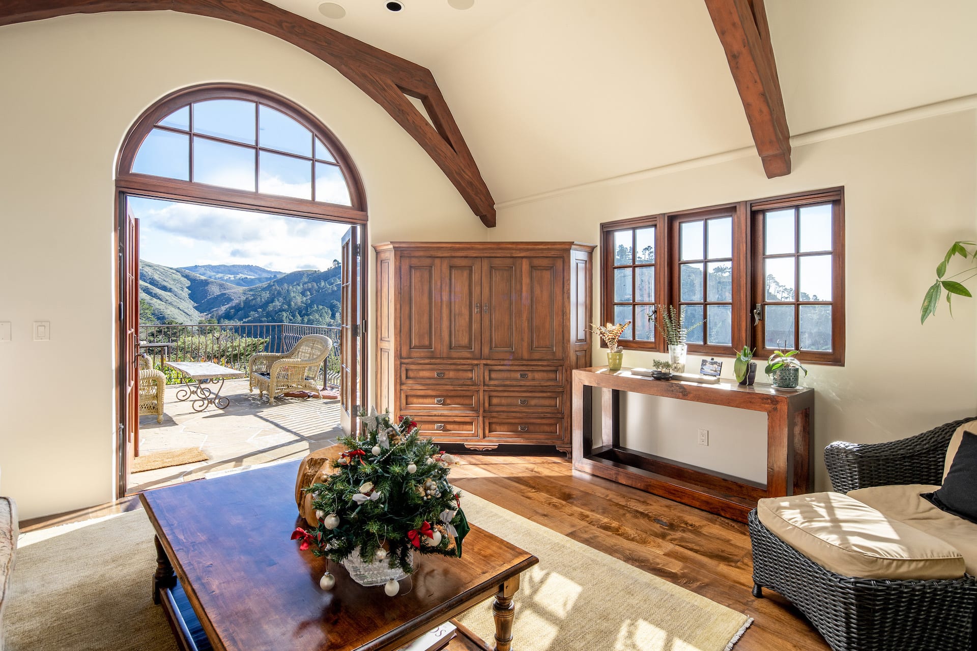 Stunning Peninsula Views - 309 Mt Devon Road